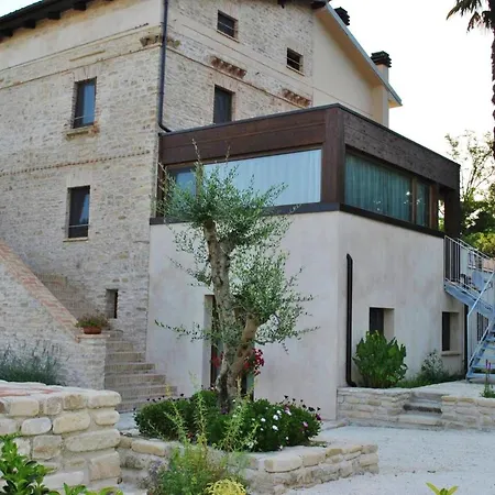 One Bedroom With Shared Pool And Wifi At
