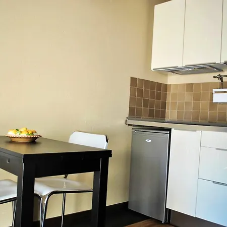 One Bedroom With Shared Pool And Wifi At 公寓 *